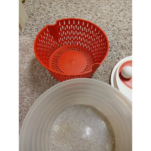 Tupperware Salad Spinner with storage lid and container great condition see pics - Picture 9 of 10